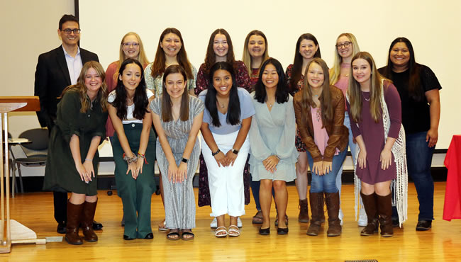 Hispanic Honors Society members