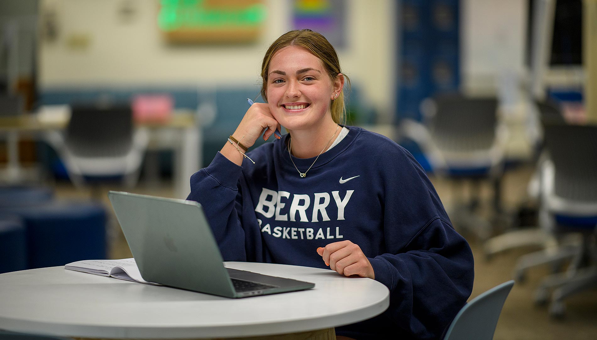 Brook Jones Headshot